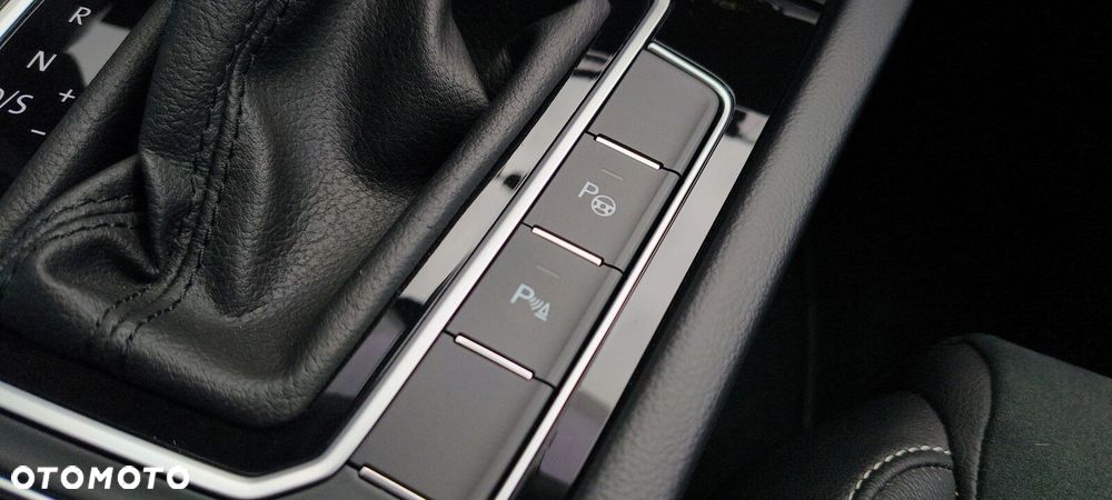 Volkswagen Passat - 33