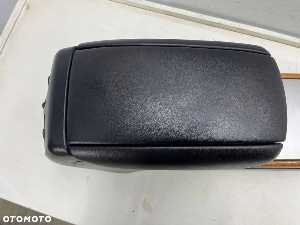 Tunel środkowy Hyundai Grandeur IV 05-11r. podłokietnik uchwyt na kubki - 4