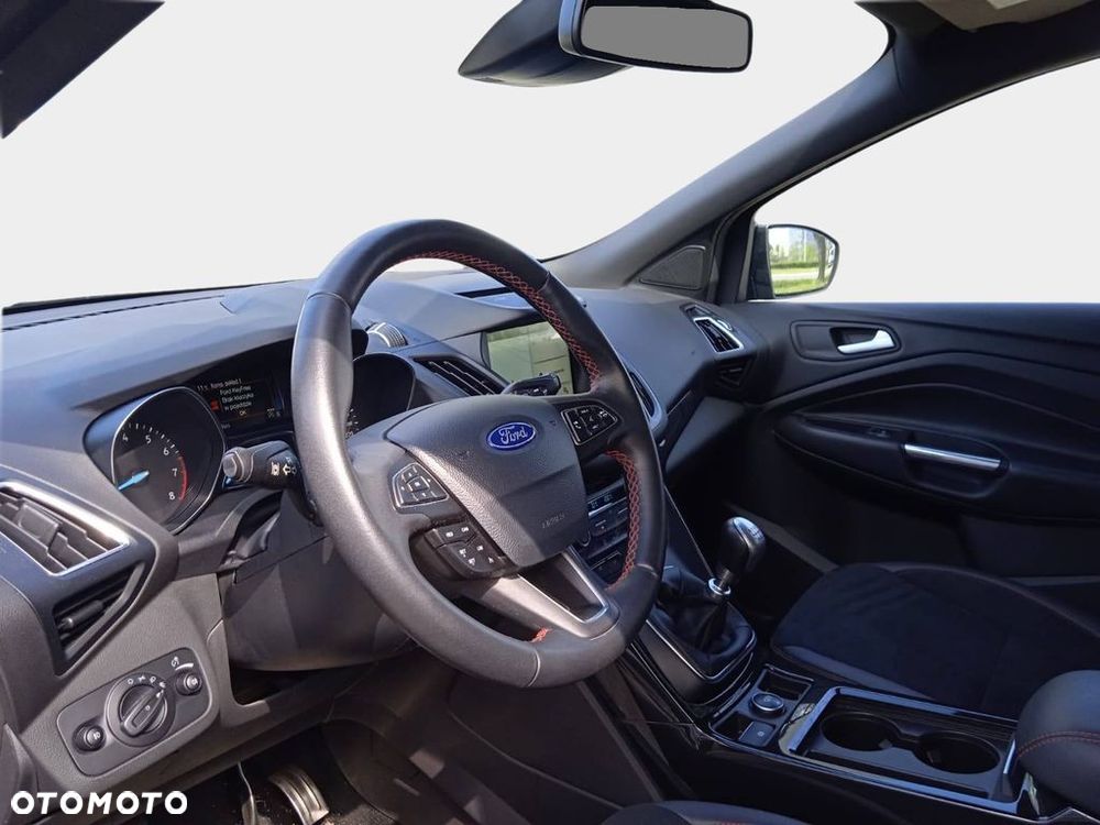Ford Kuga 1.5 EcoBoost 2x4 ST-Line - 14