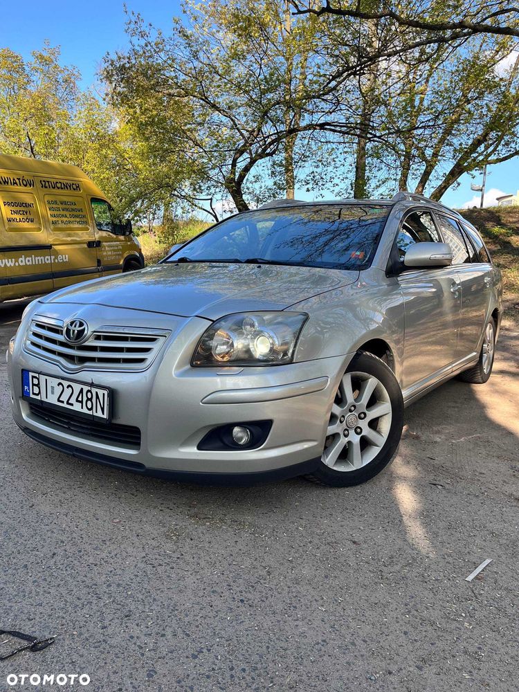 Toyota Avensis - 1