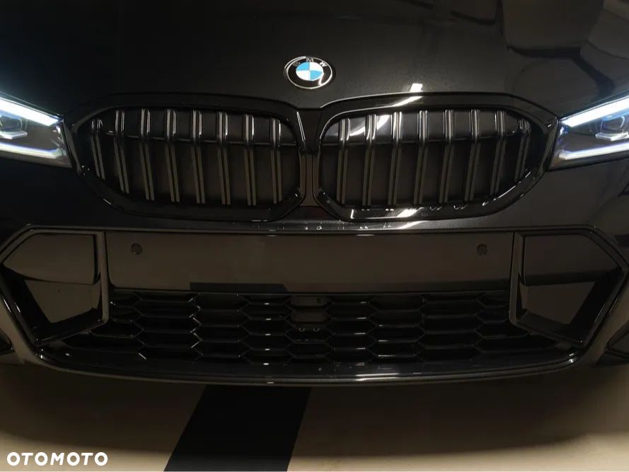 BMW Seria 3 330i xDrive M Sport sport - 13