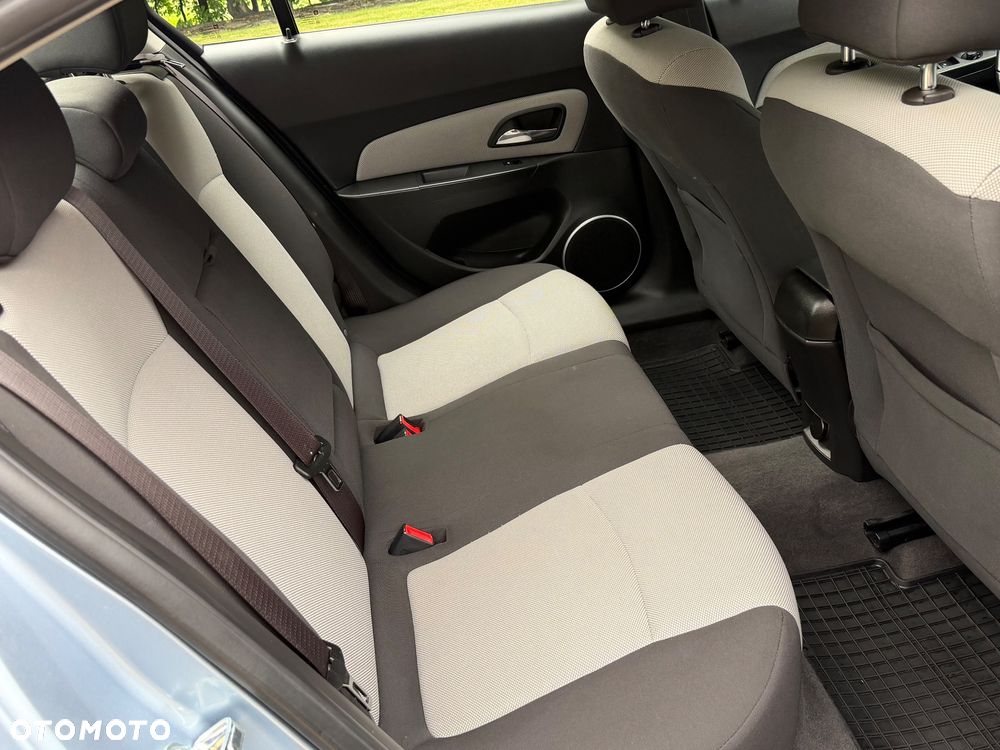 Chevrolet Cruze 1.6 - 17