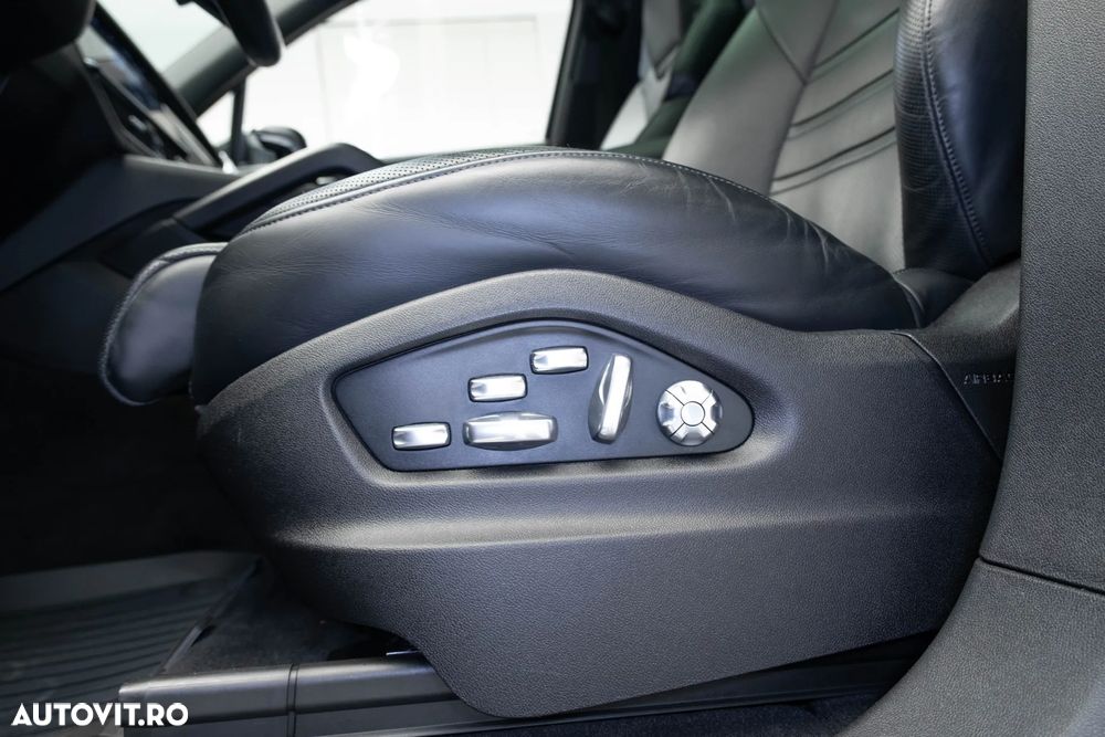 Porsche Cayenne S - 26