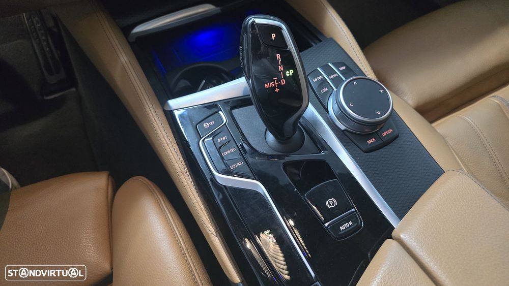 BMW 520 d Pack Desportivo M Auto - 33