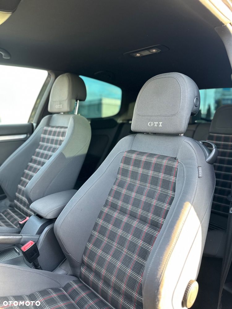 Volkswagen Golf 2.0 TSI GTI - 13