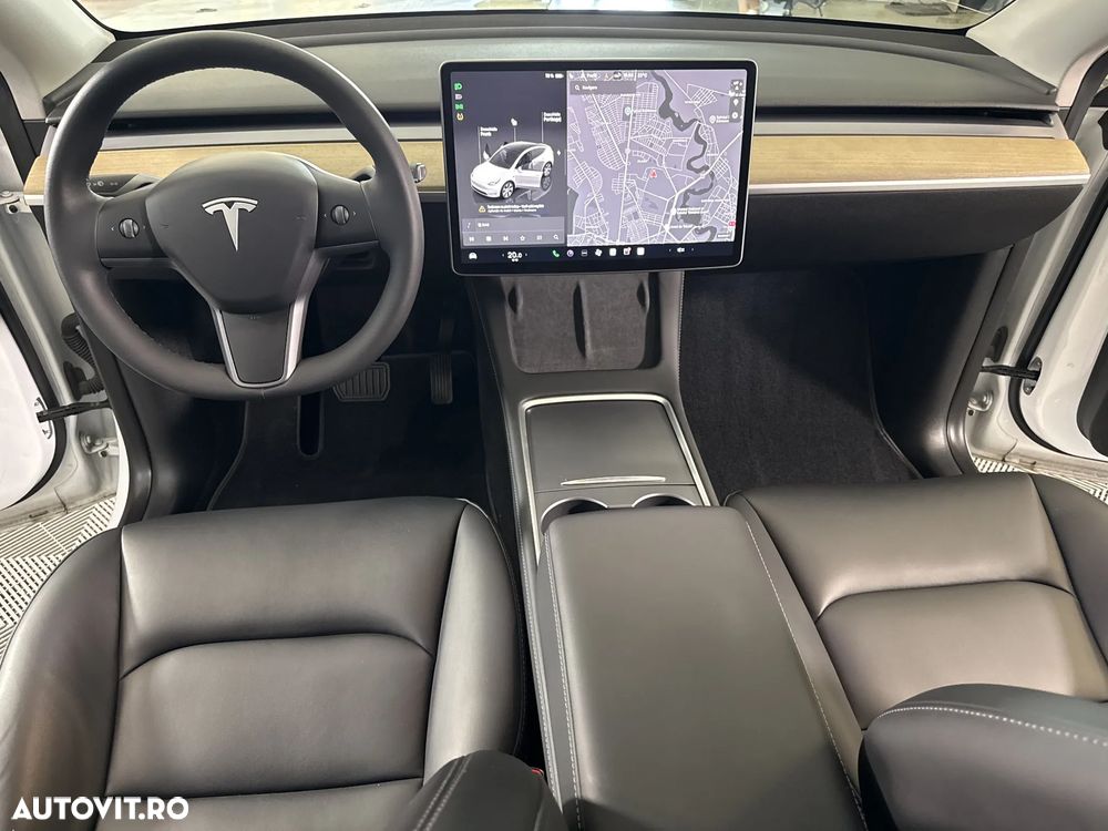 Tesla Model Y RWD - 10