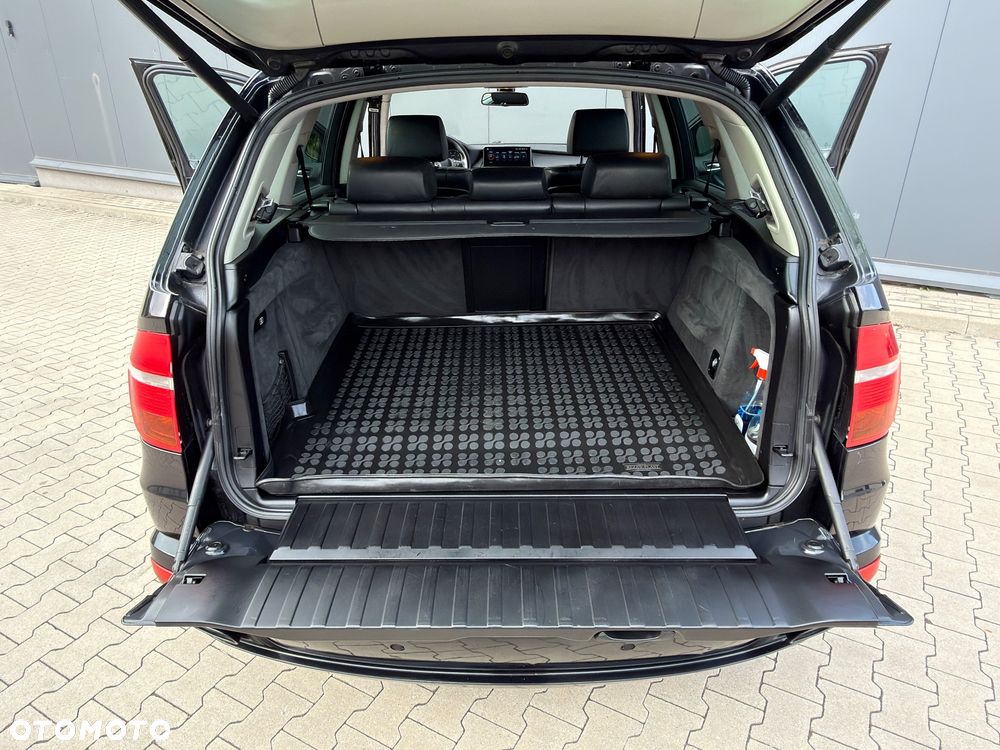BMW X5 xDrive48i - 14