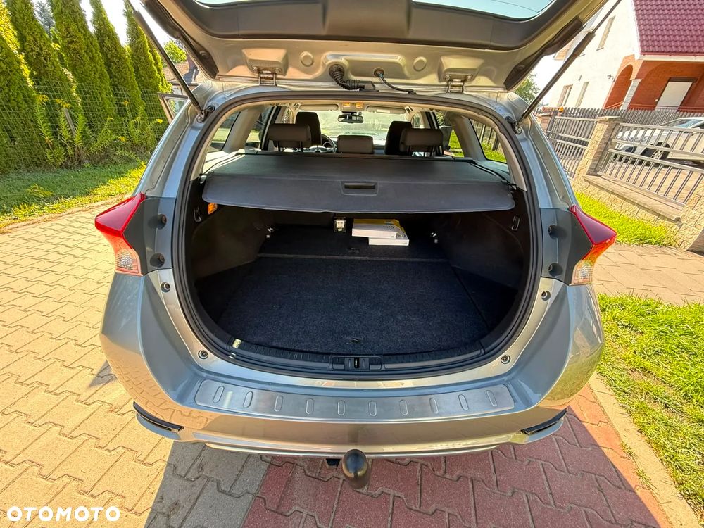 Toyota Auris 1.8 HSD Luna - 38