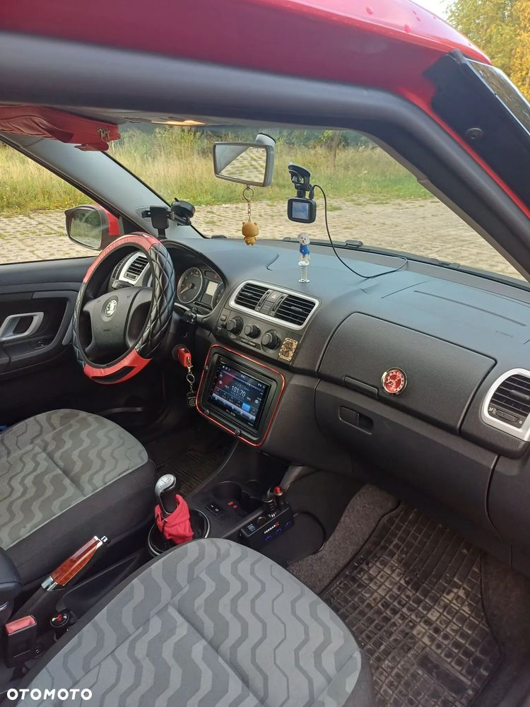 Skoda Fabia 2007 photo 2
