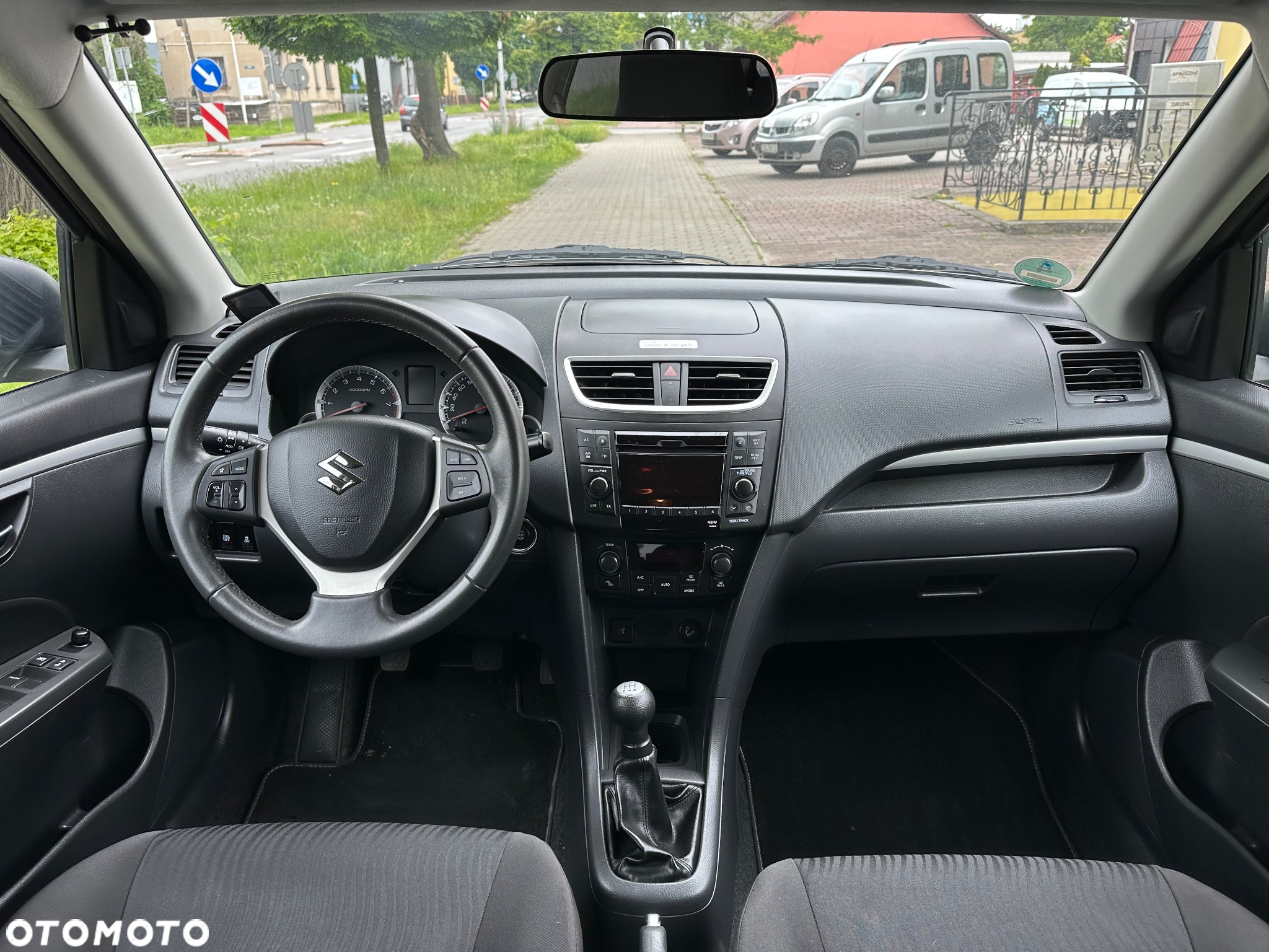 Suzuki Swift 1.2 Premium - 18