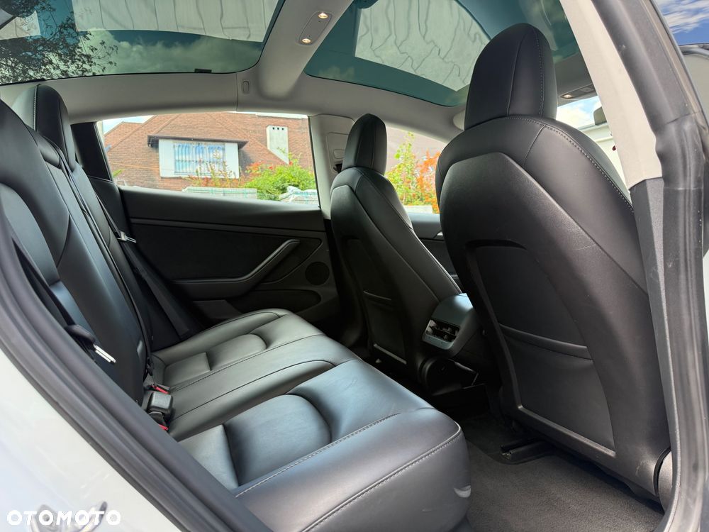 Tesla Model 3 RWD - 21