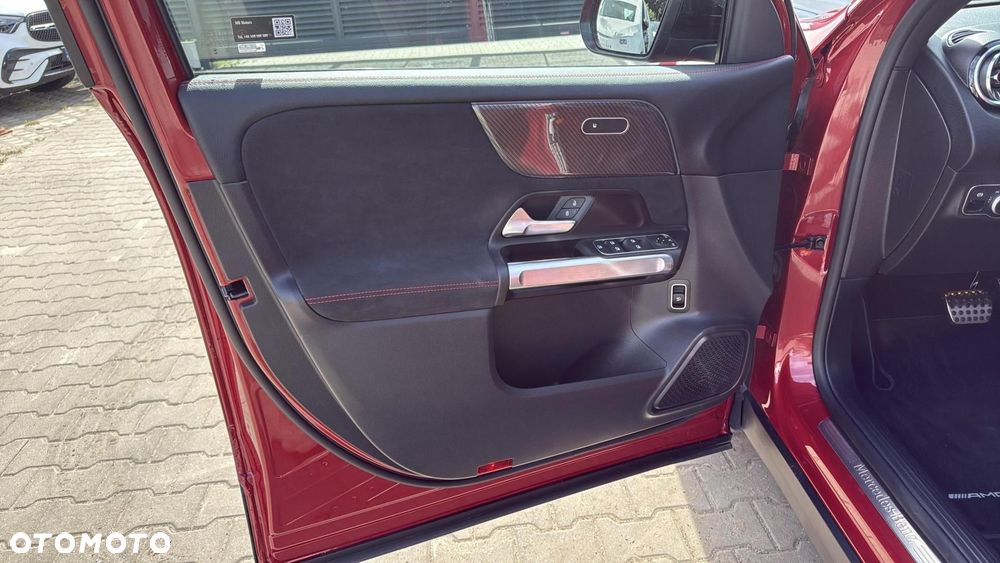 Mercedes-Benz GLB - 9