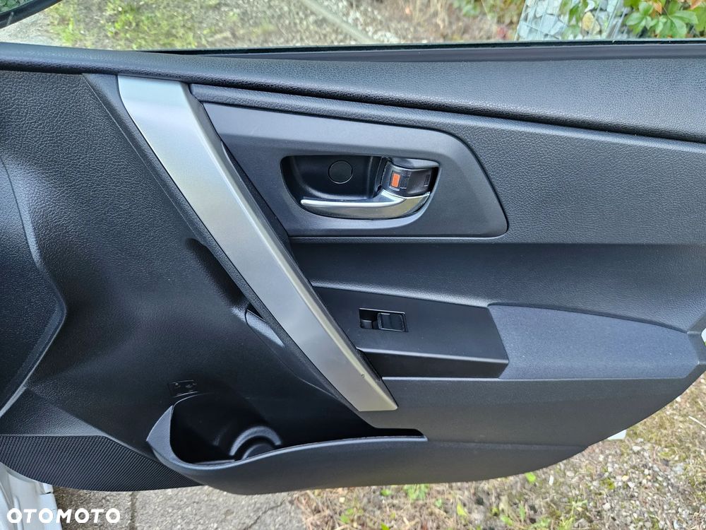 Toyota Auris 1.33 Dual-VVT-i Edition - 28
