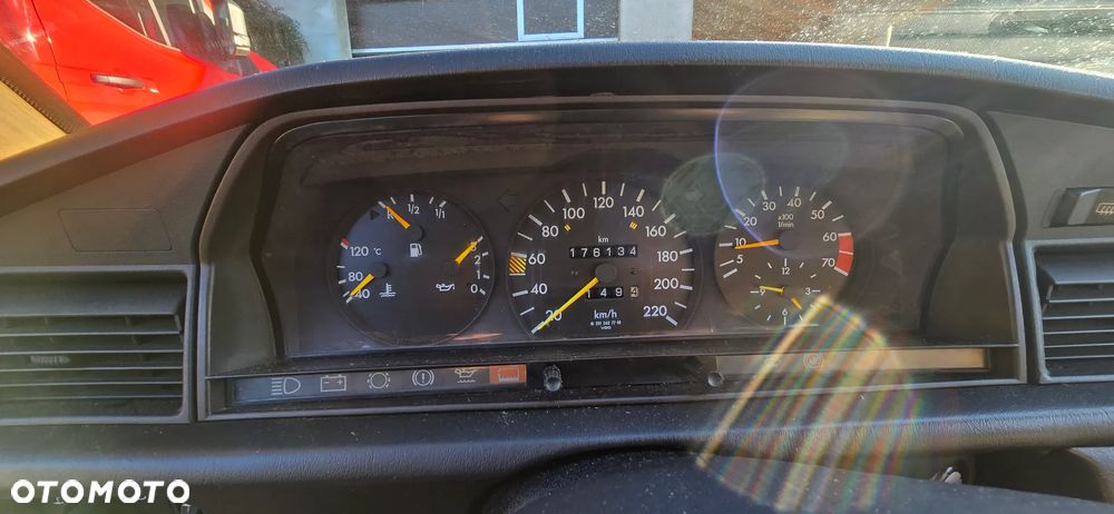 Mercedes-Benz W201 (190) - 19