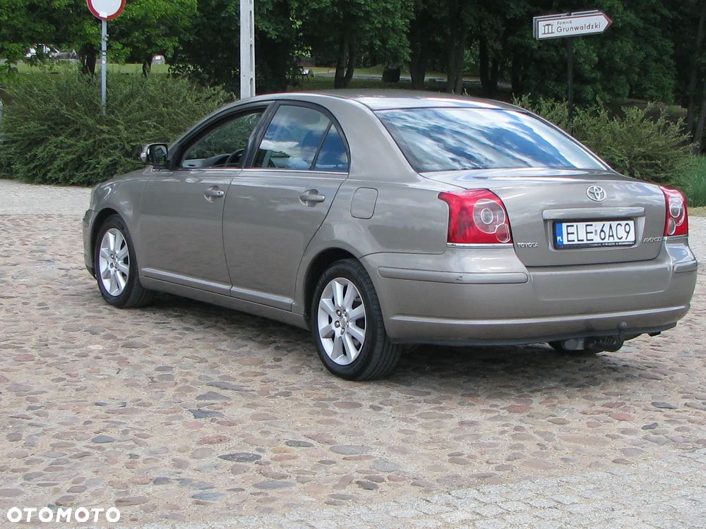 Toyota Avensis 2.0 VVT-i Executive - 7