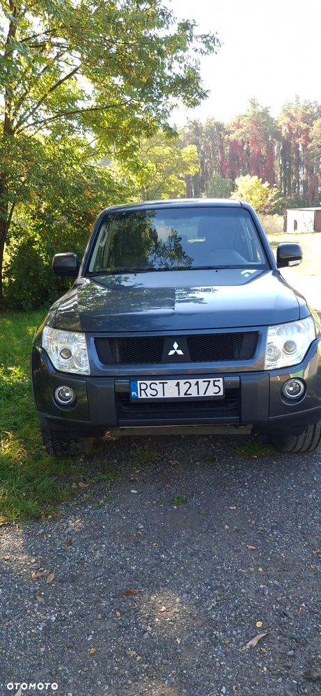 Mitsubishi Pajero - 2