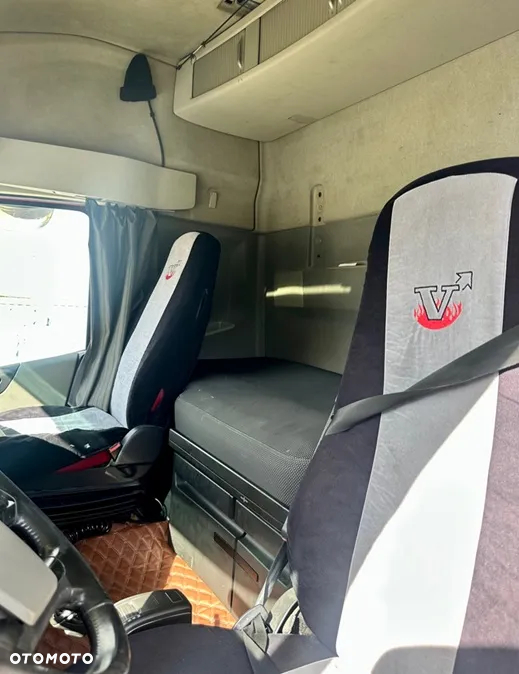 Volvo FH4 460 GLOB XL I-SHIFT SPOJLERY KLIMA WEBASTO ALUFELGI XENONY SKÓRA 2xALUTANK LODÓWKA 960000km EURO 6 2016r ŁADNY - 13