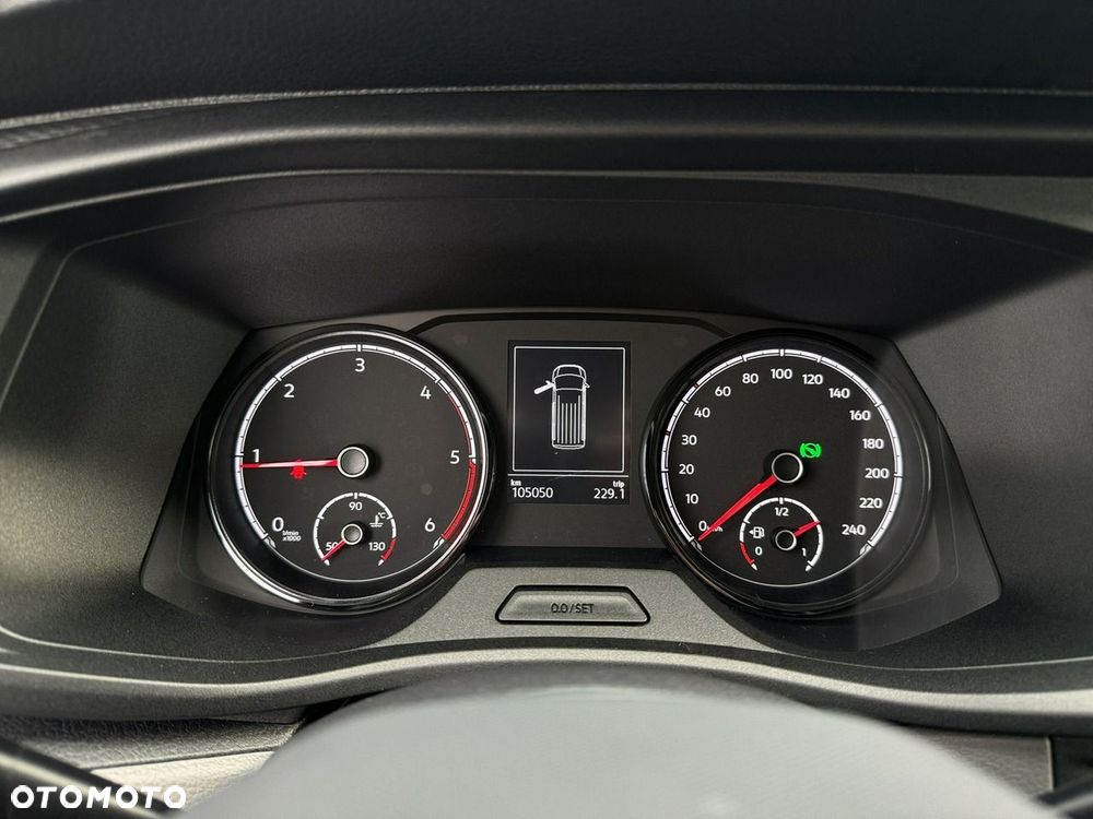 Volkswagen Caravelle - 16