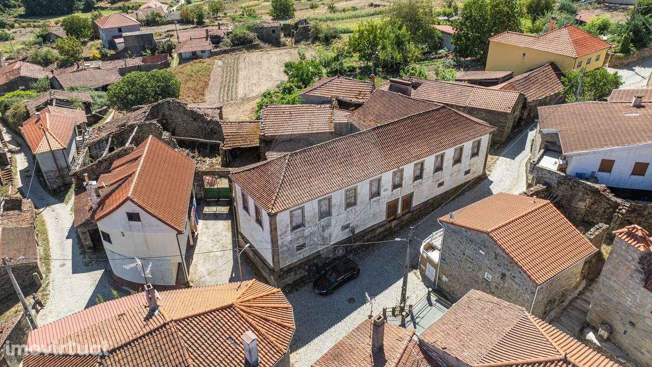 Moradia T4 para venda - Grande imagem: 2/19