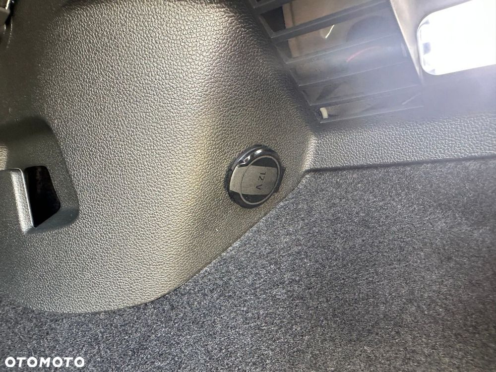Volkswagen Golf - 28