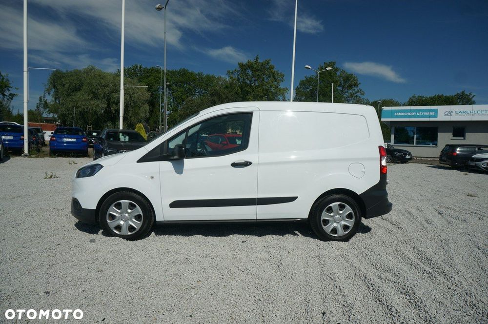 Ford Transit Courier - 11