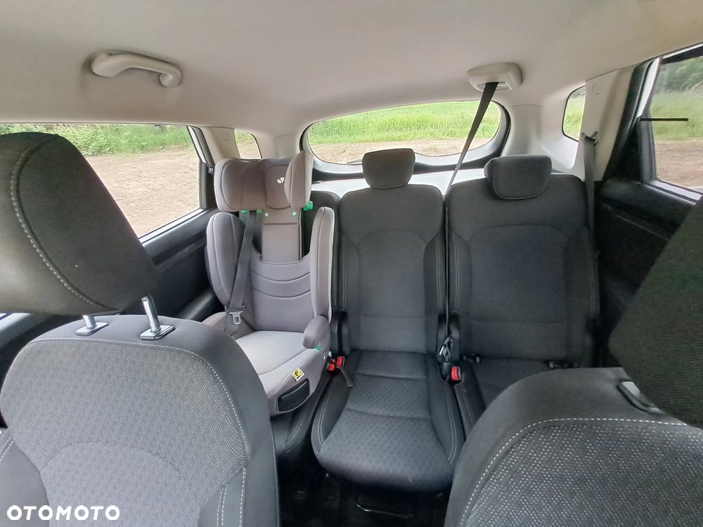 Kia Carens 1.7 CRDi L - 8