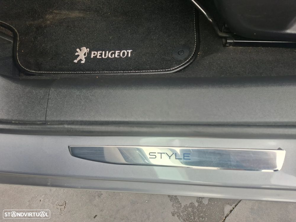 Peugeot 308 1.5 BlueHDi Style - 29