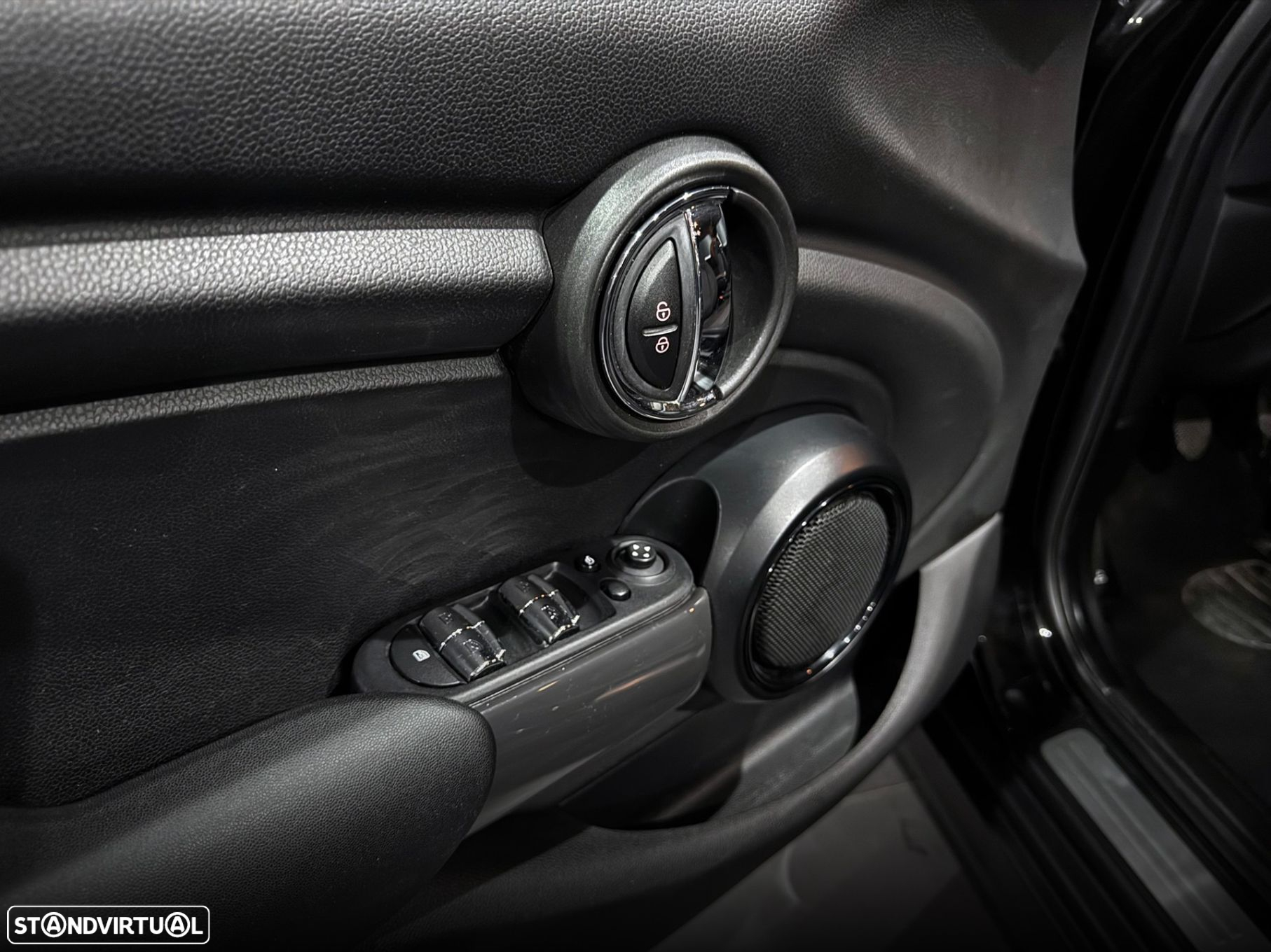 MINI 5 Portas One Sport Edition - 16