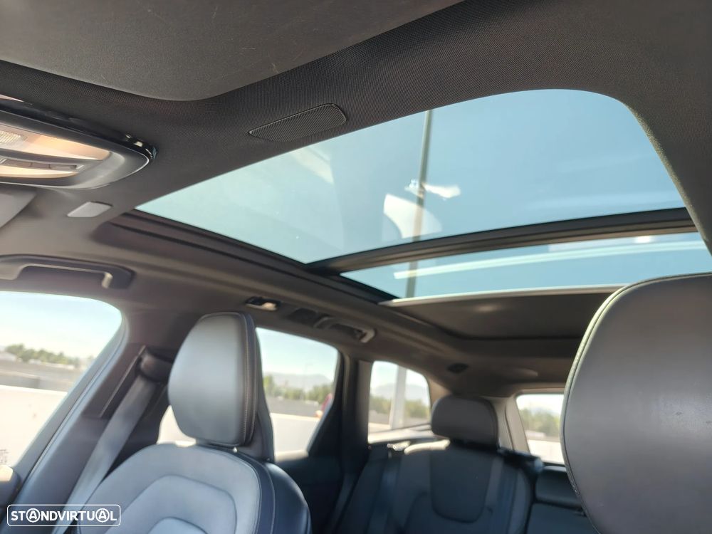Volvo XC 60 2.0 T6 PHEV R-Design AWD - 18