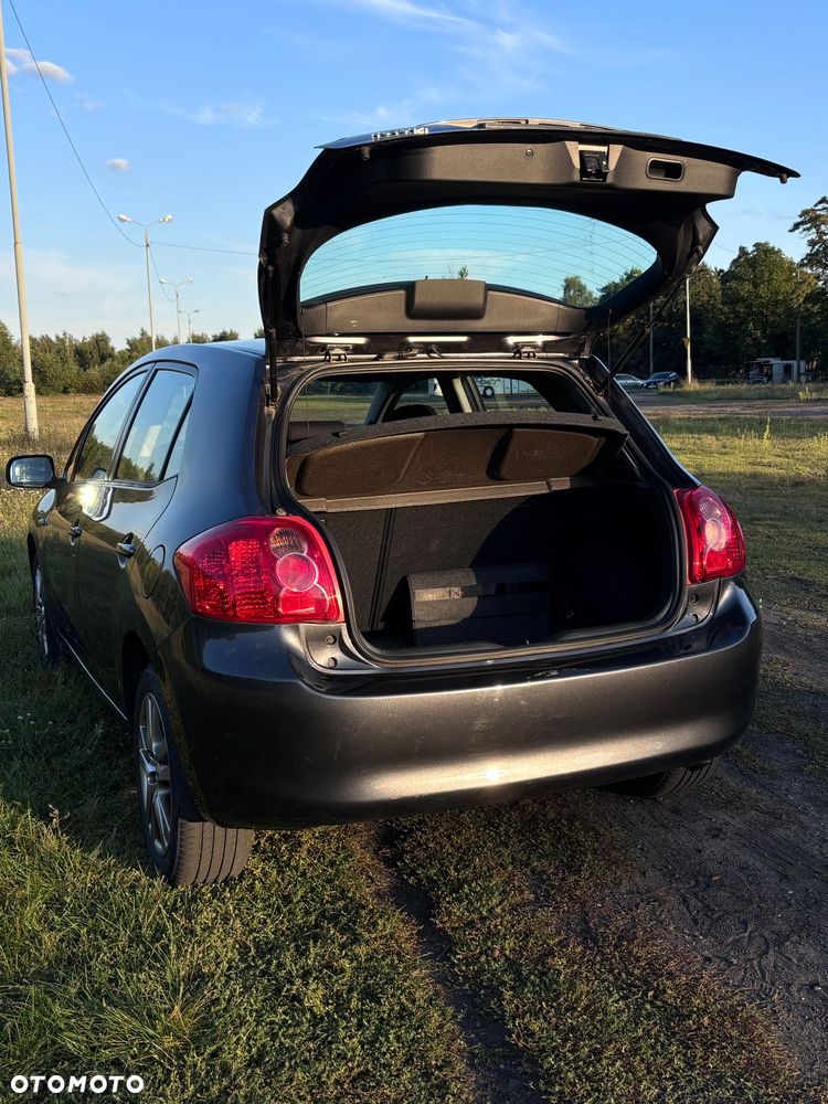Toyota Auris 1.6 VVT-i Terra - 13