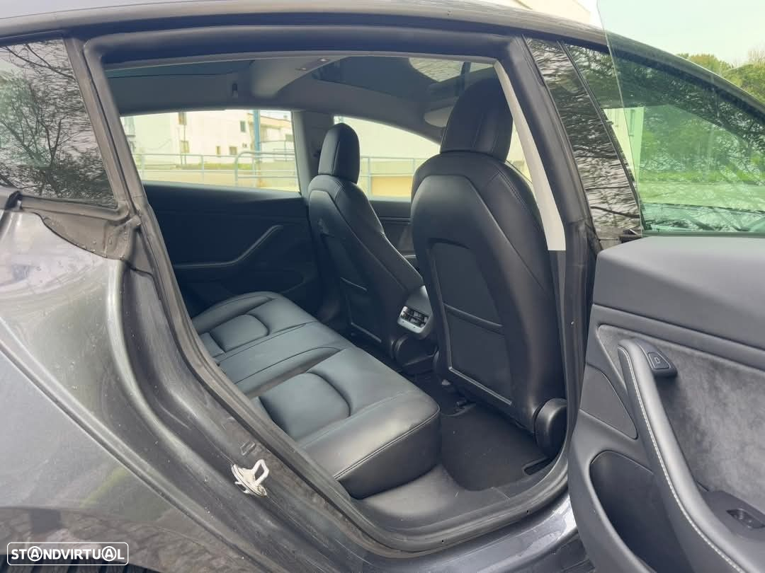 Tesla Model 3 Performance Dual Motor AWD - 24