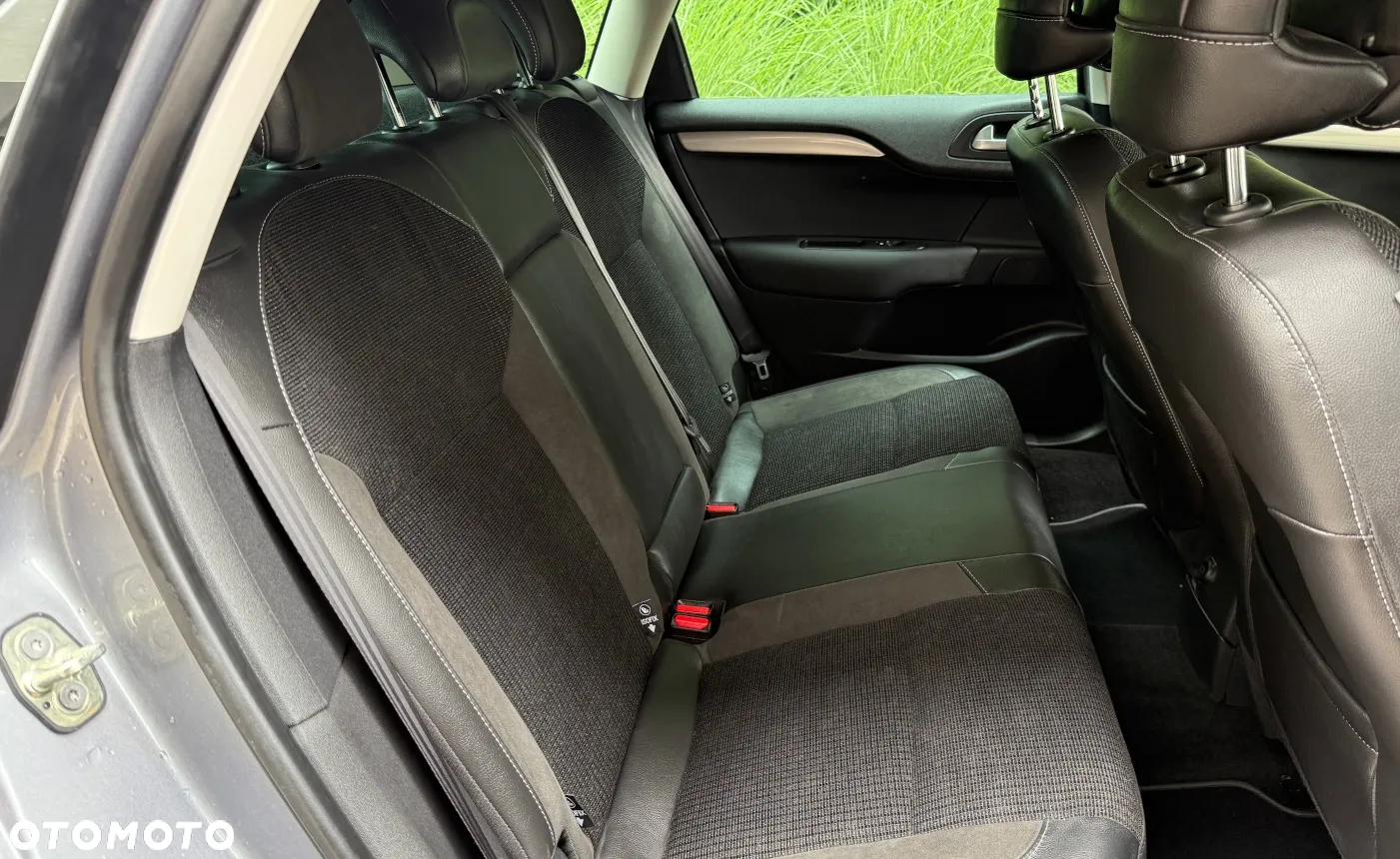 Citroën C4 PureTech 130 Stop&Start EAT8 SHINE - 14