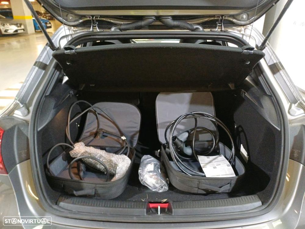 Mercedes-Benz A 250 e - 11