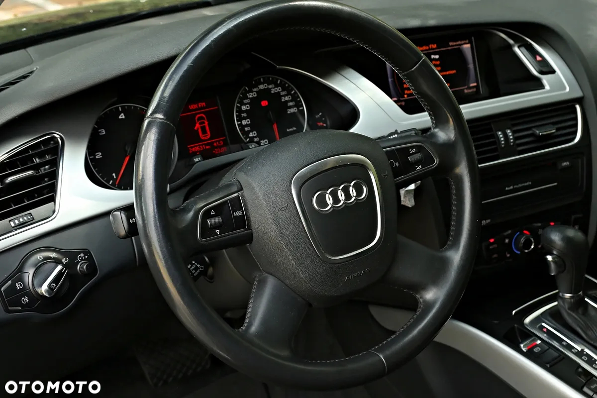 Audi A4 2.0 TDI Multitronic - 33