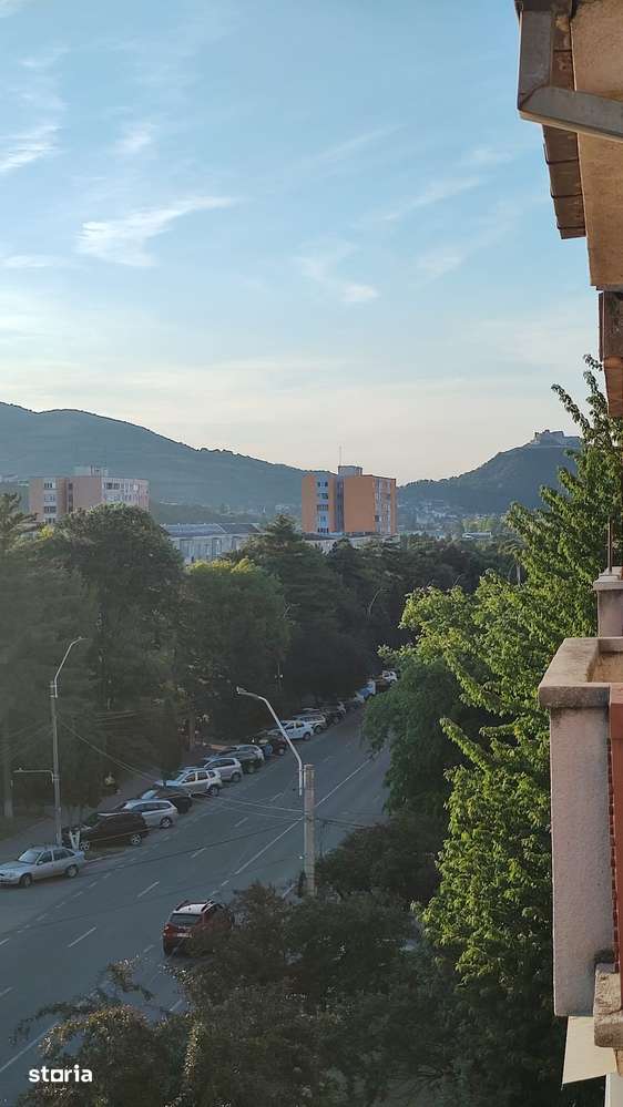DE VANZARE APARTAMENT PE 2 NIVELE — fotografia 1