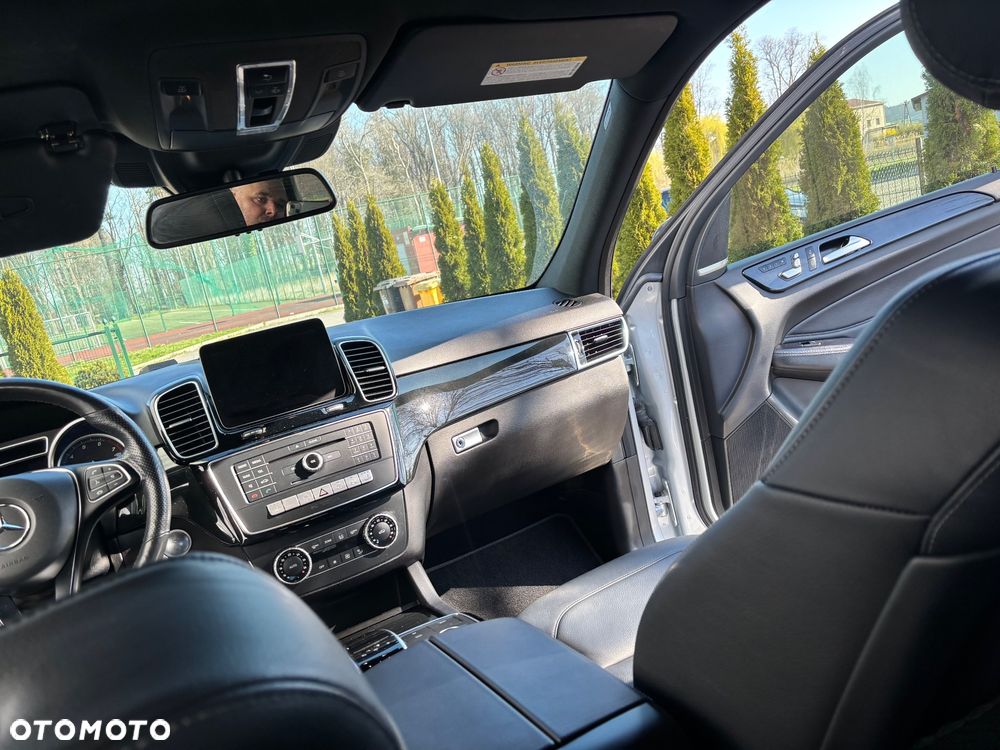 Mercedes-Benz GLE 400 4Matic 9G-TRONIC AMG Line - 15