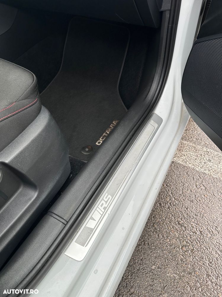 Skoda Octavia 2.0 TDI DSG 4X4 RS - 10