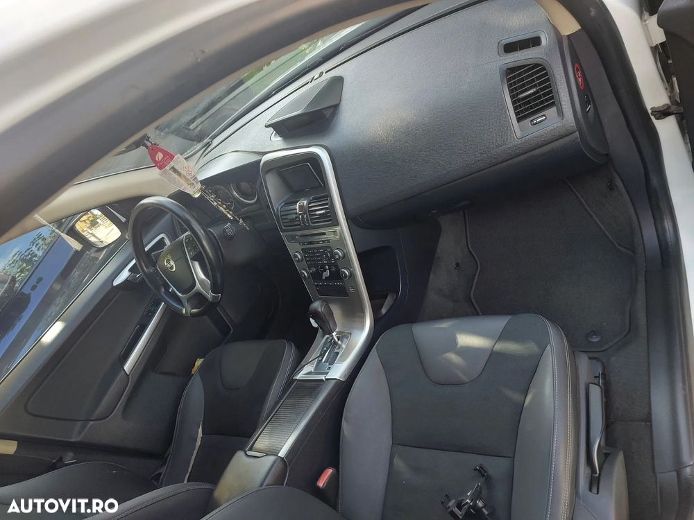 Volvo XC 60 D3 AT6 Kinetic - 5