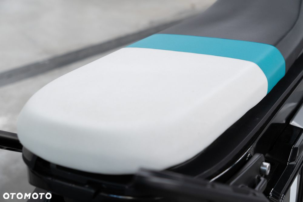 BMW CE 02 - 26