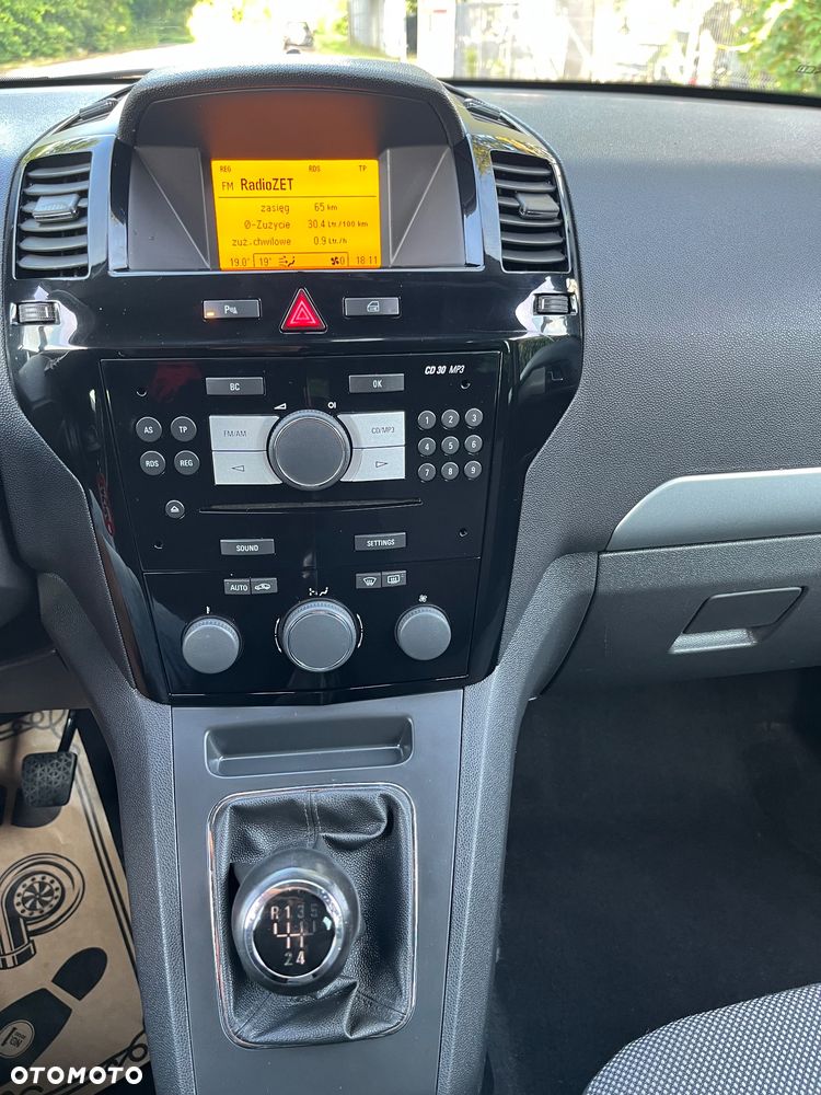 Opel Zafira 1.6 Cosmo - 22