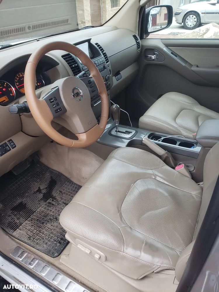 Nissan Pathfinder - 6