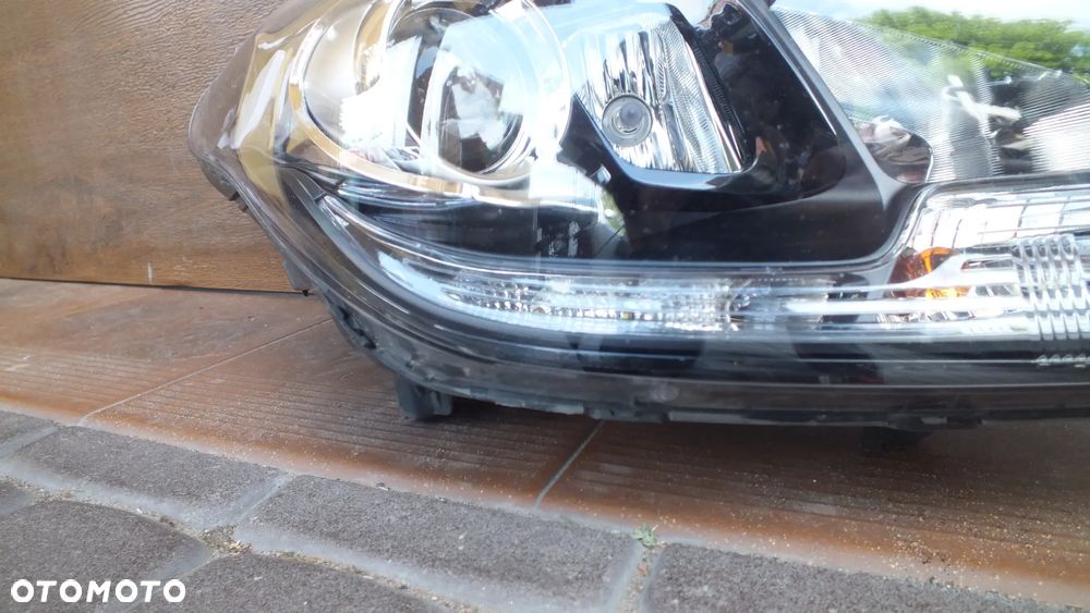 Lampa przednia prawa Kia Carens IV led - 3