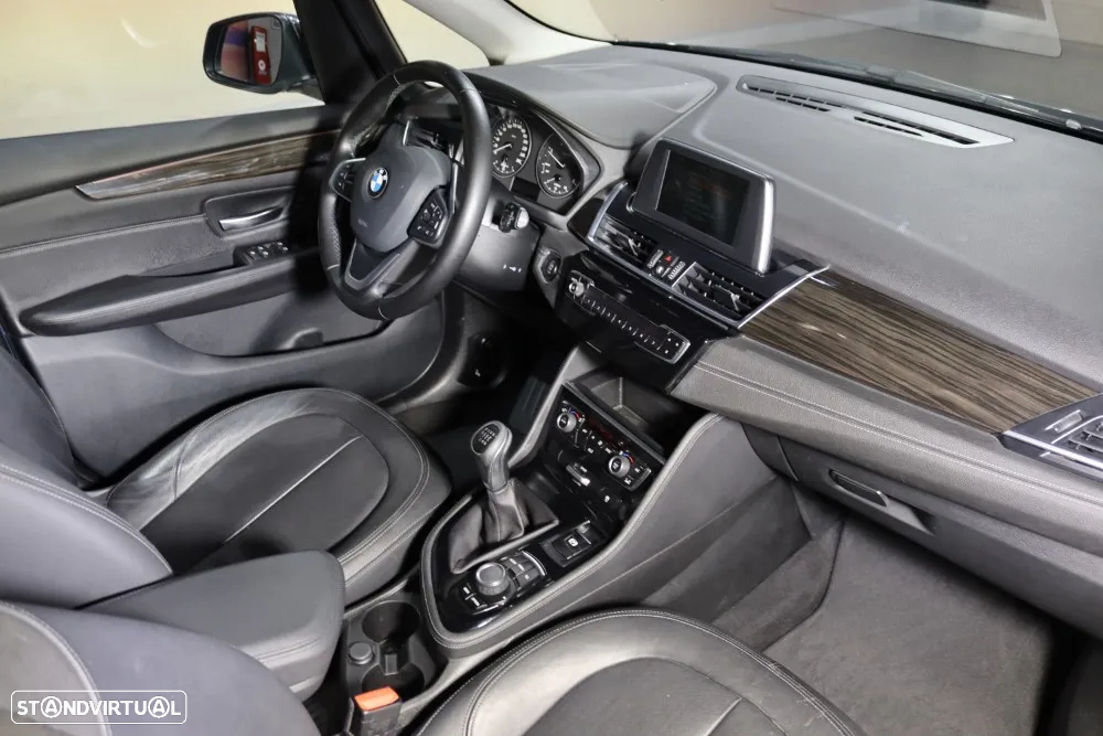 BMW 218 Active Tourer d Line Luxury - 15