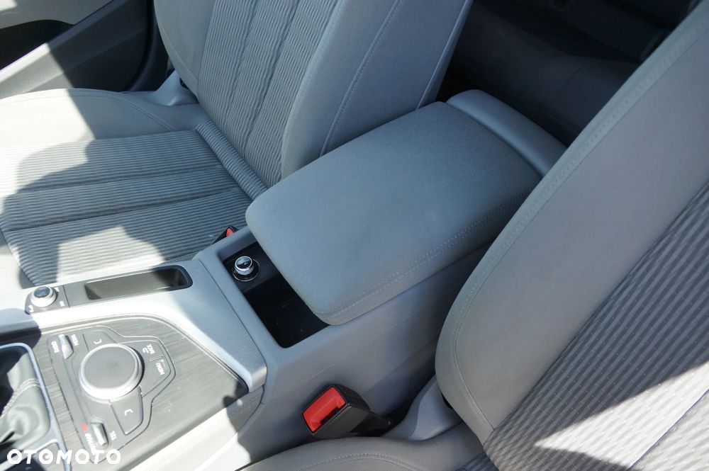 Audi A4 Avant 2.0 TDI - 23