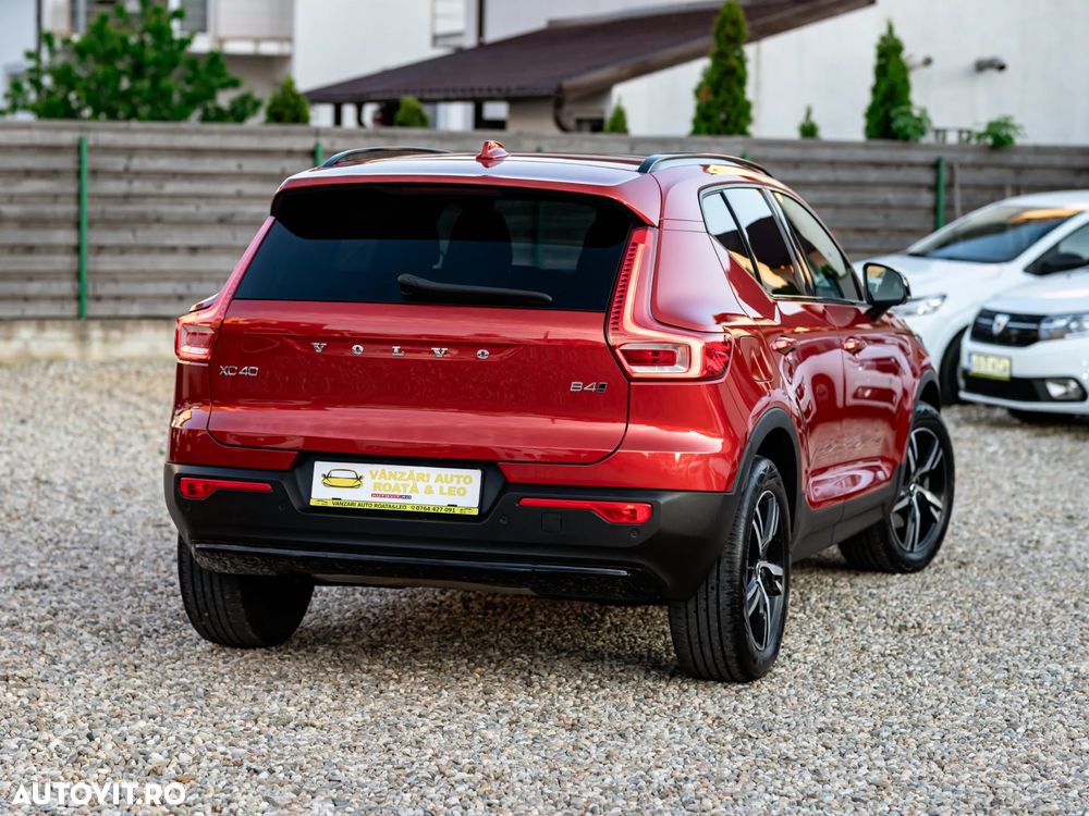 Volvo XC 40 B4 AT8 AWD Mild Hybrid R-Design - 19
