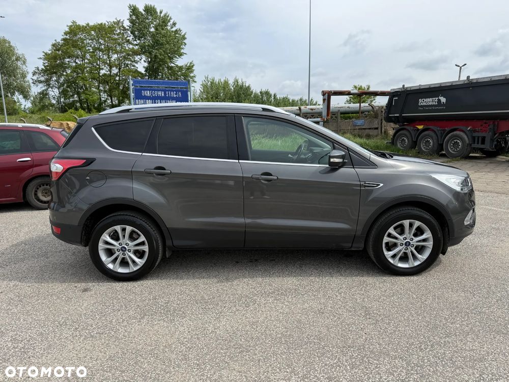 Ford Kuga 1.5 EcoBoost 2x4 Titanium - 11