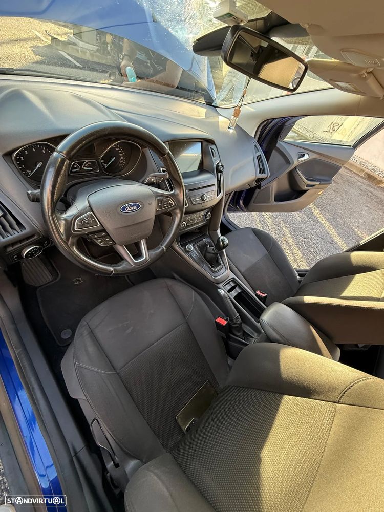 Ford Focus 1.0 EcoBoost 99g S&S Titanium - 8