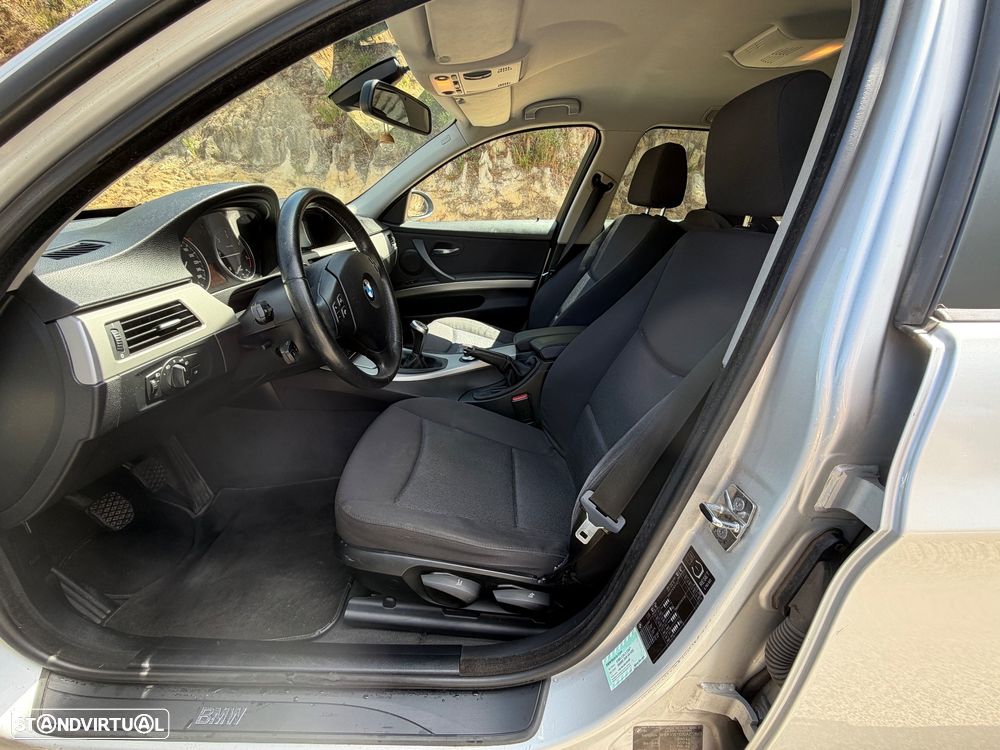 BMW 318 d Navigation - 14