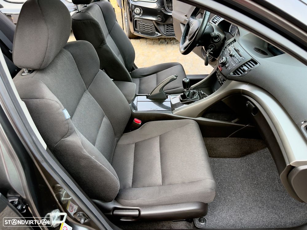 Honda Accord Tourer 2.2 i-DTEC Elegance - 54