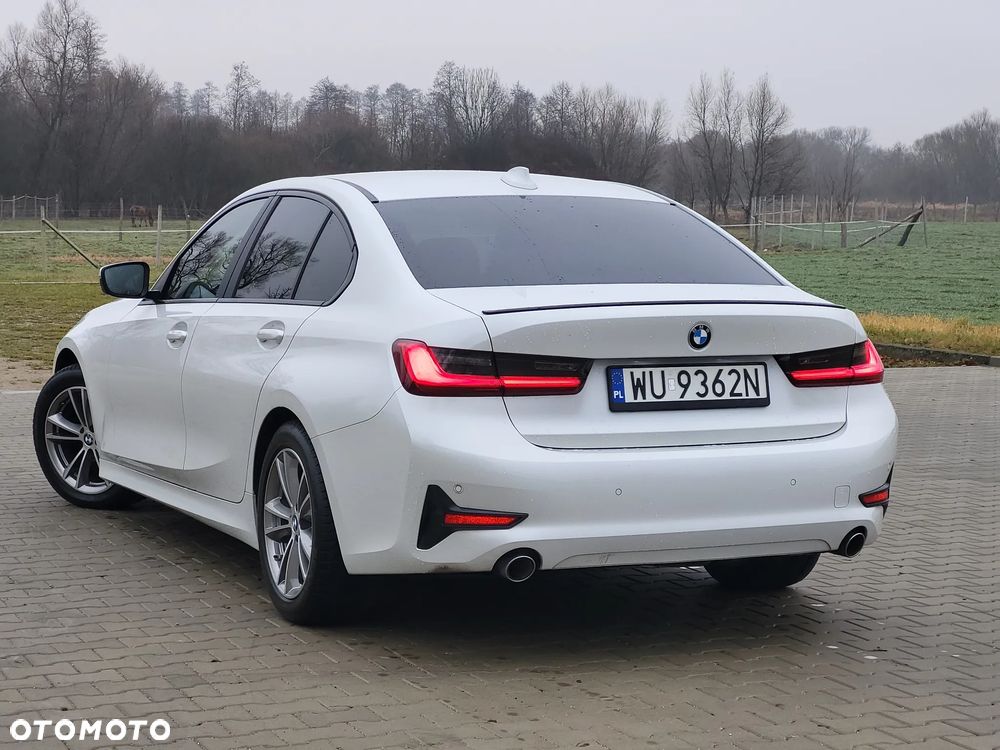 BMW Seria 3 318d Sport Line - 18